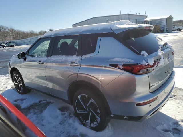 2023 Mitsubishi Outlander SE