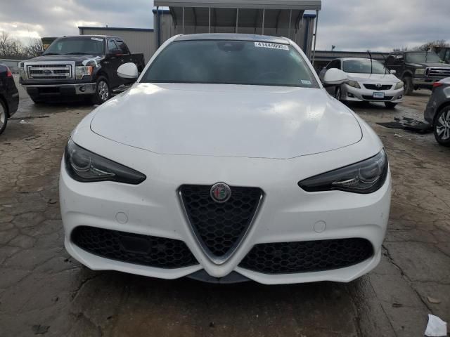 2022 Alfa Romeo Giulia Super