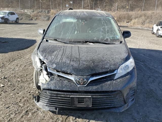 2019 Toyota Sienna LE