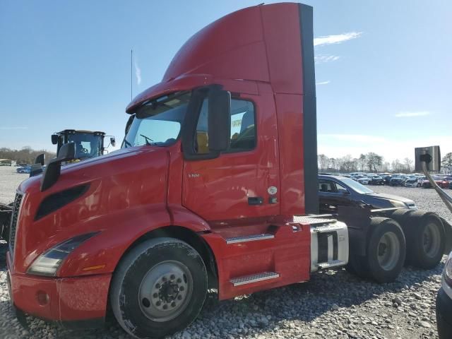 2021 Volvo VNR