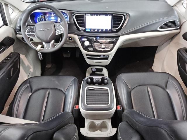 2023 Chrysler Pacifica Hybrid Touring L