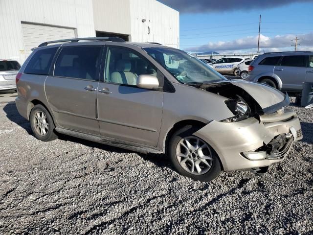 2004 Toyota Sienna XLE