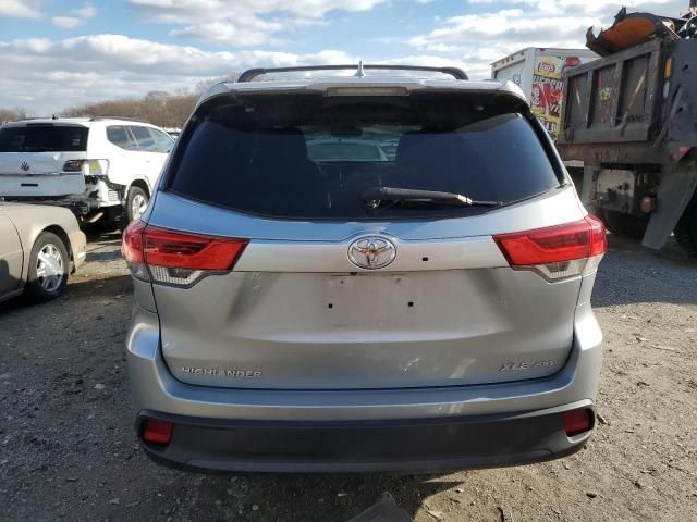 2017 Toyota Highlander SE