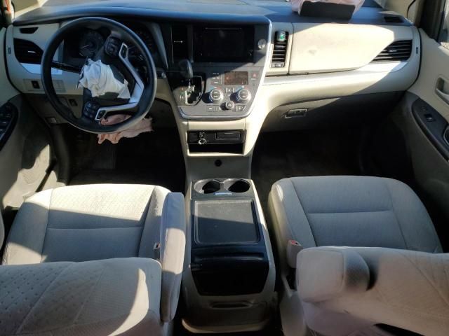 2015 Toyota Sienna LE