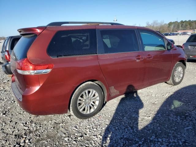 2011 Toyota Sienna XLE