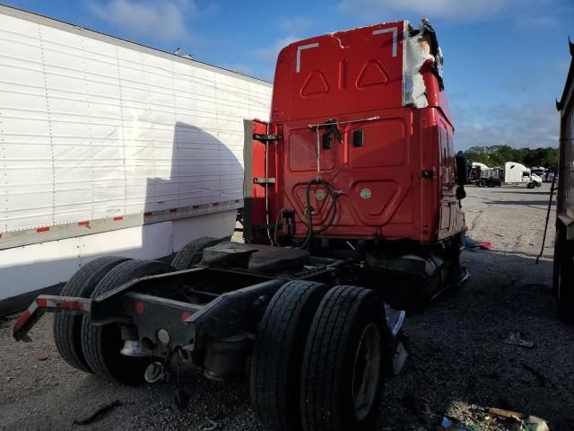 2016 Freightliner Cascadia 1