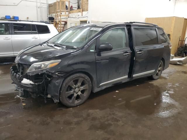 2016 Toyota Sienna SE