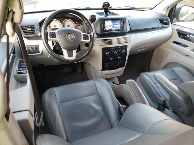 2011 Volkswagen Routan SE