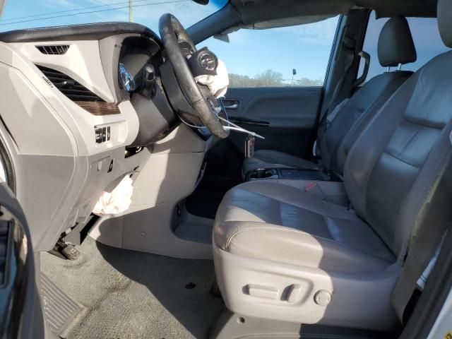 2017 Toyota Sienna XLE