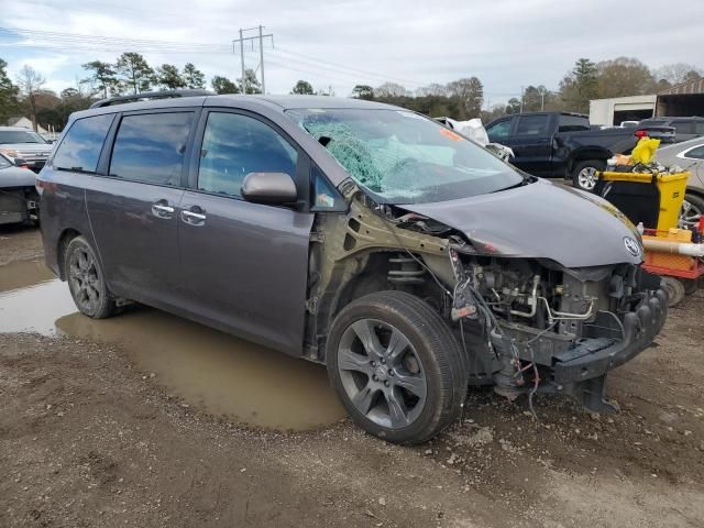 2016 Toyota Sienna SE