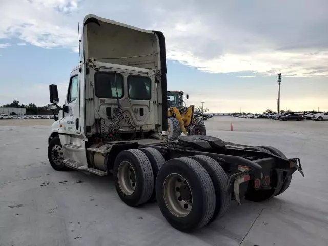 2014 Freightliner Cascadia 125