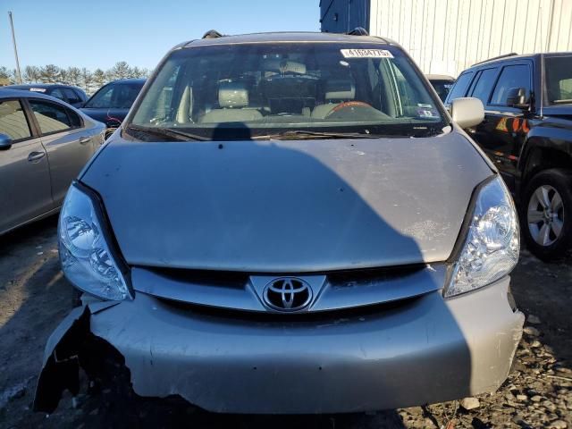 2007 Toyota Sienna XLE