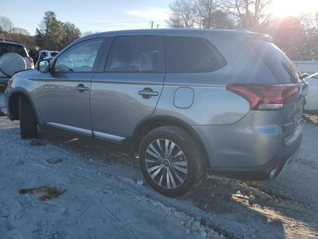 2020 Mitsubishi Outlander SE