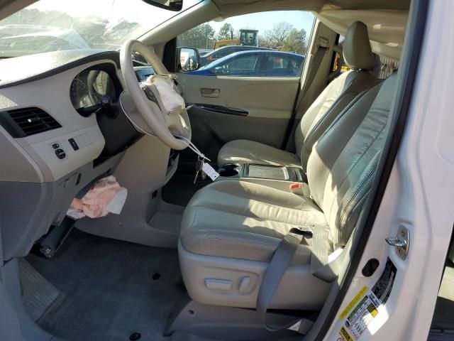 2014 Toyota Sienna LE