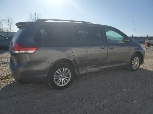 2013 Toyota Sienna XLE