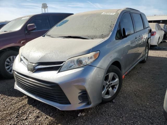 2018 Toyota Sienna LE