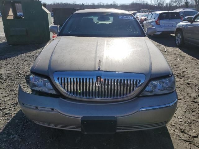 2011 Lincoln Town Car Signature Limited