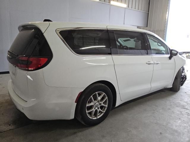 2024 Chrysler Pacifica Touring