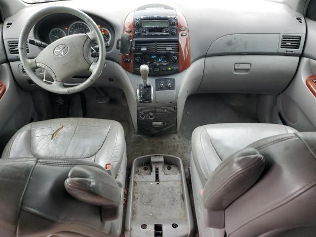 2004 Toyota Sienna XLE