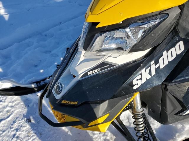 2017 Skidoo 2017 Skidoo MXZ Blizza