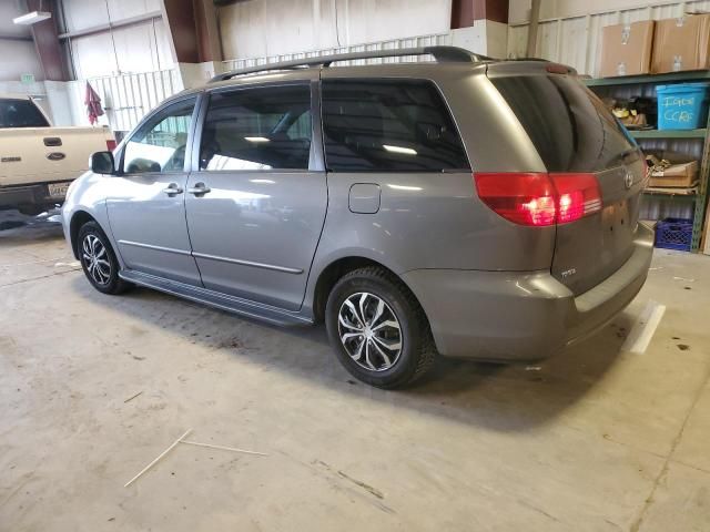 2004 Toyota Sienna CE