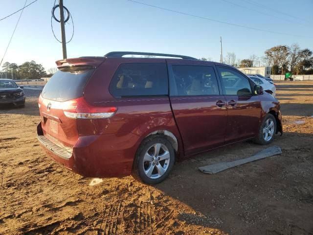 2014 Toyota Sienna LE