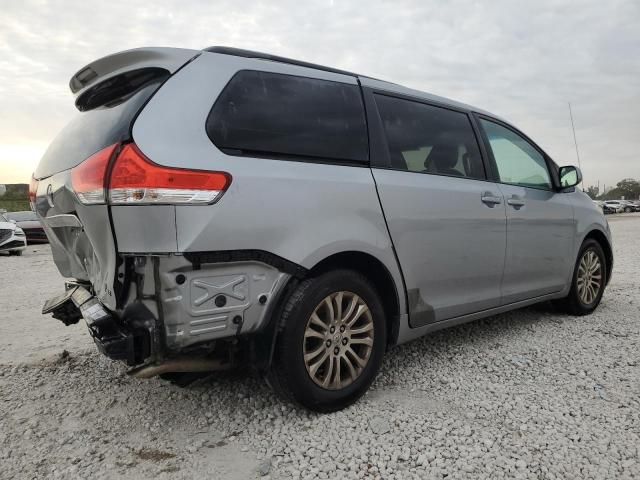 2012 Toyota Sienna XLE