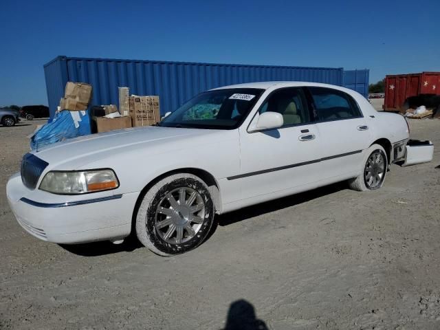 2011 Lincoln Town Car Signature Limited