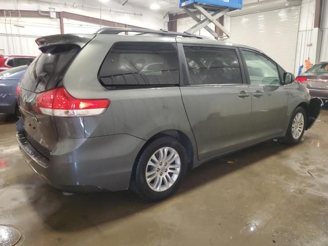 2013 Toyota Sienna XLE