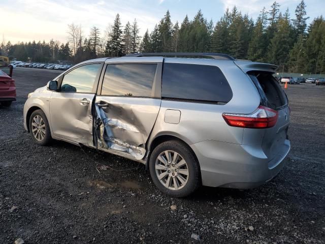 2017 Toyota Sienna LE