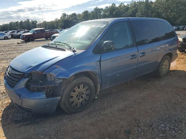 2007 Chrysler Town & Country LX