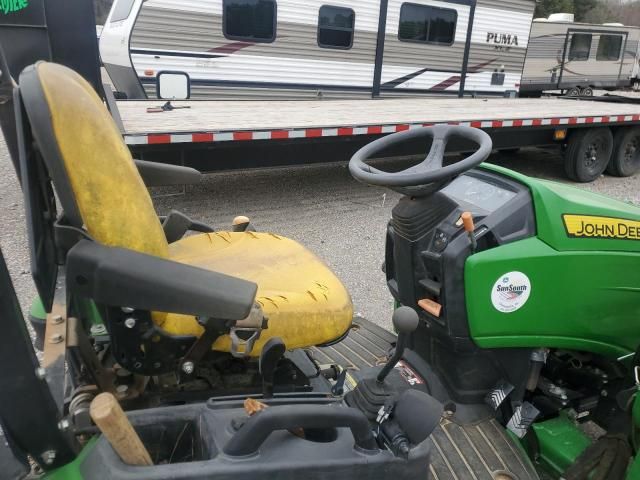 2019 John Deere 1025R