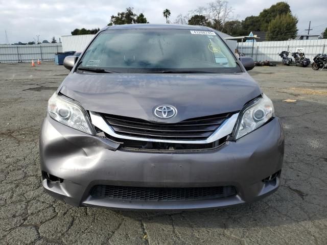 2015 Toyota Sienna LE