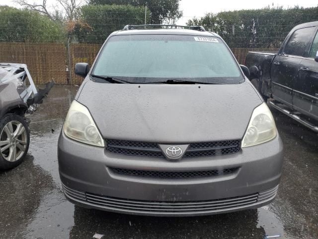 2004 Toyota Sienna CE