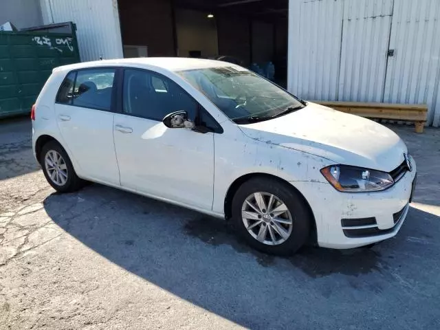 2017 Volkswagen Golf S