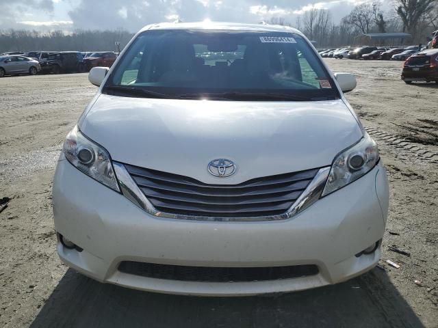 2017 Toyota Sienna XLE