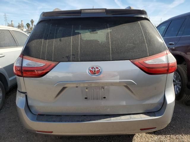 2018 Toyota Sienna LE