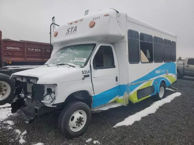 2023 Ford Econoline E450 Super Duty Cutaway Van