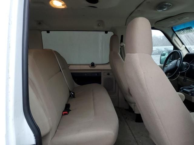 2010 Ford Econoline E350 Super Duty Wagon