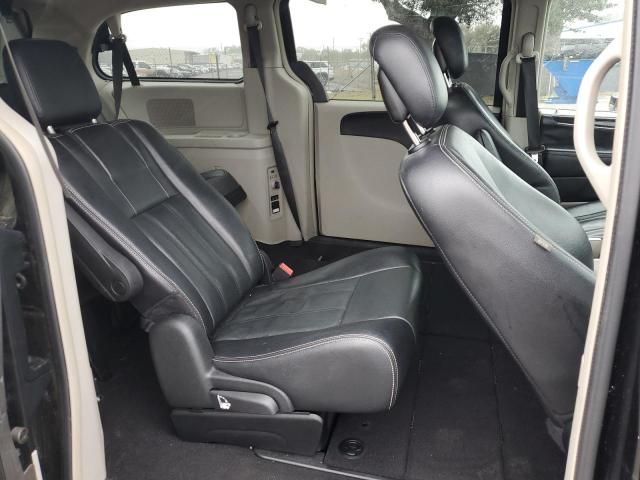 2014 Chrysler Town & Country Touring