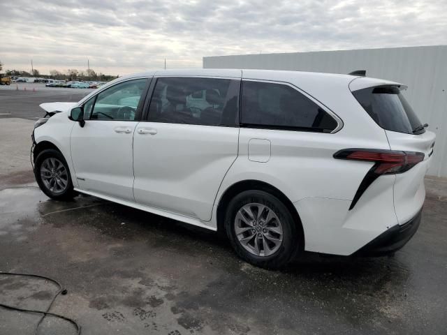 2021 Toyota Sienna LE