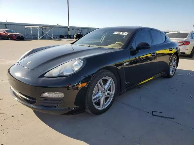 2011 Porsche Panamera 2