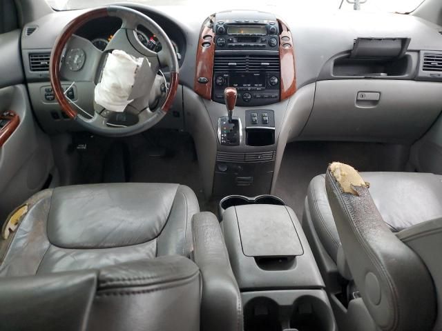 2005 Toyota Sienna XLE