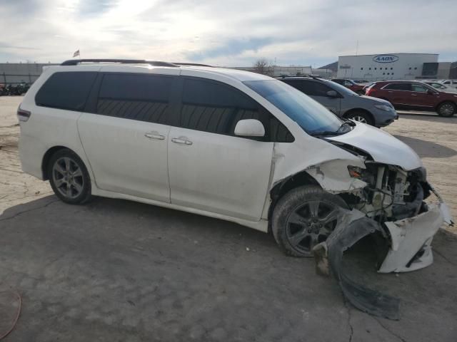 2018 Toyota Sienna SE