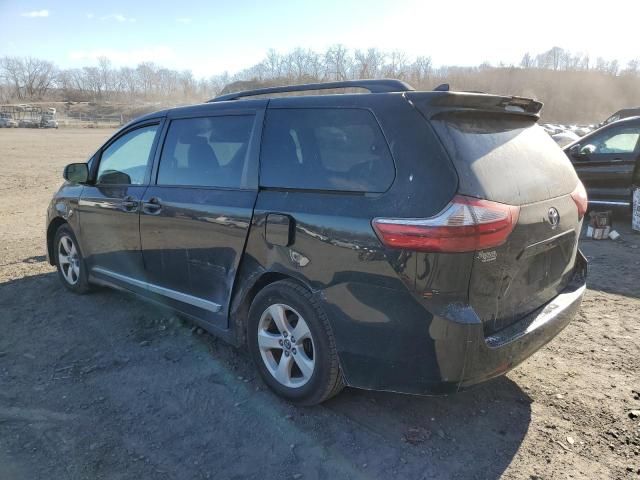 2019 Toyota Sienna LE