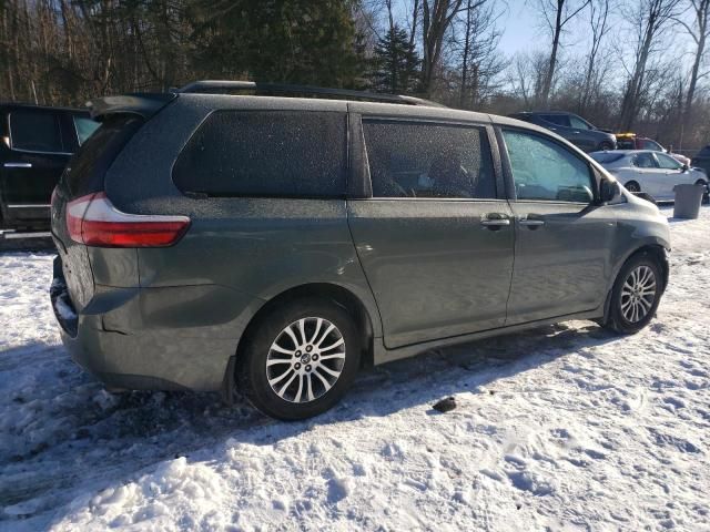 2018 Toyota Sienna XLE