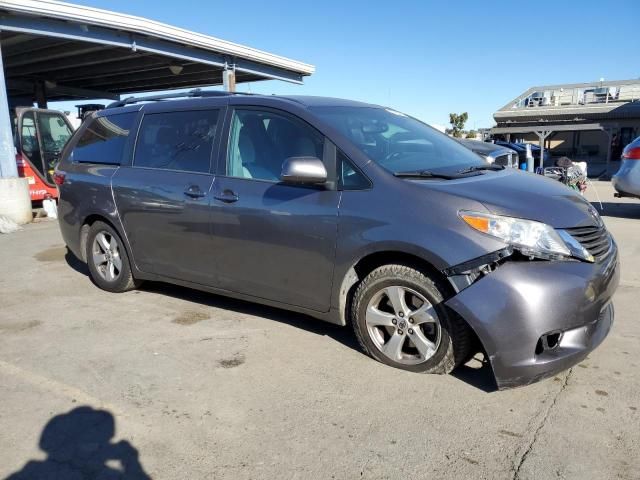 2017 Toyota Sienna LE