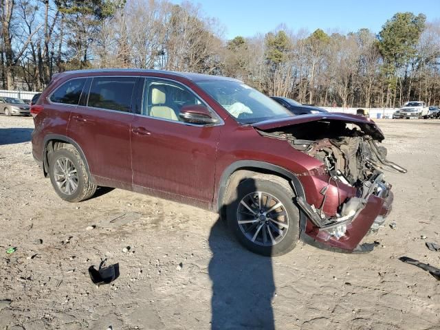 2017 Toyota Highlander SE