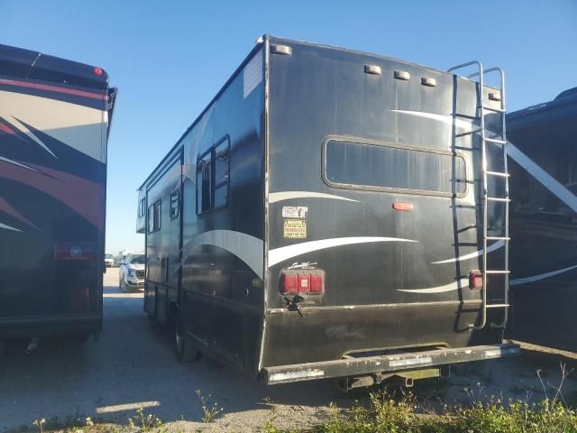 2001 Jayco 2001 Ford Econoline E450 Super Duty Cutaway Van