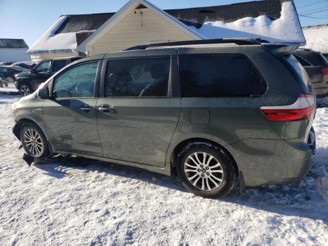 2018 Toyota Sienna XLE